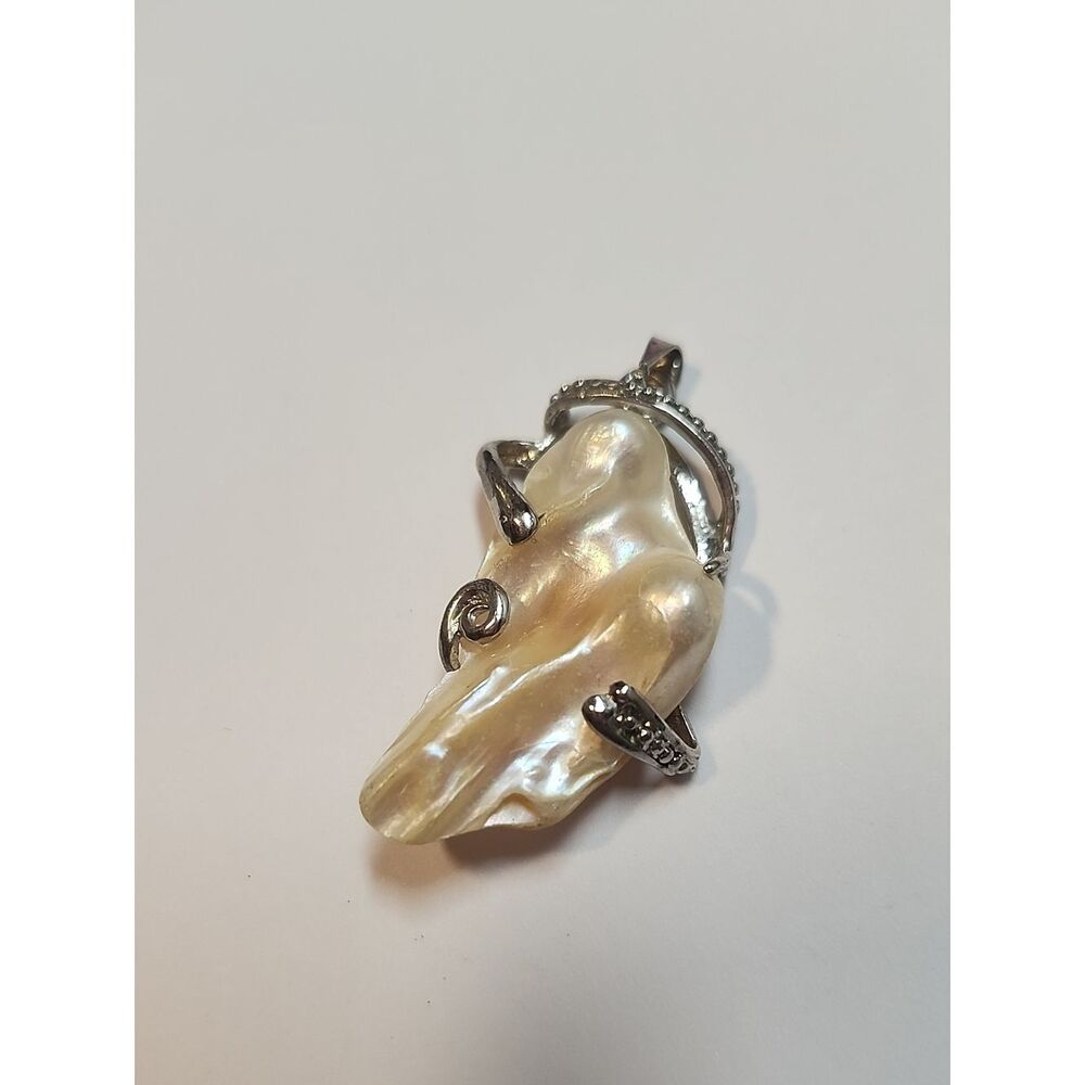 Baroque Cream Pearl Pendant with Silver Accents - Picture 1 of 4